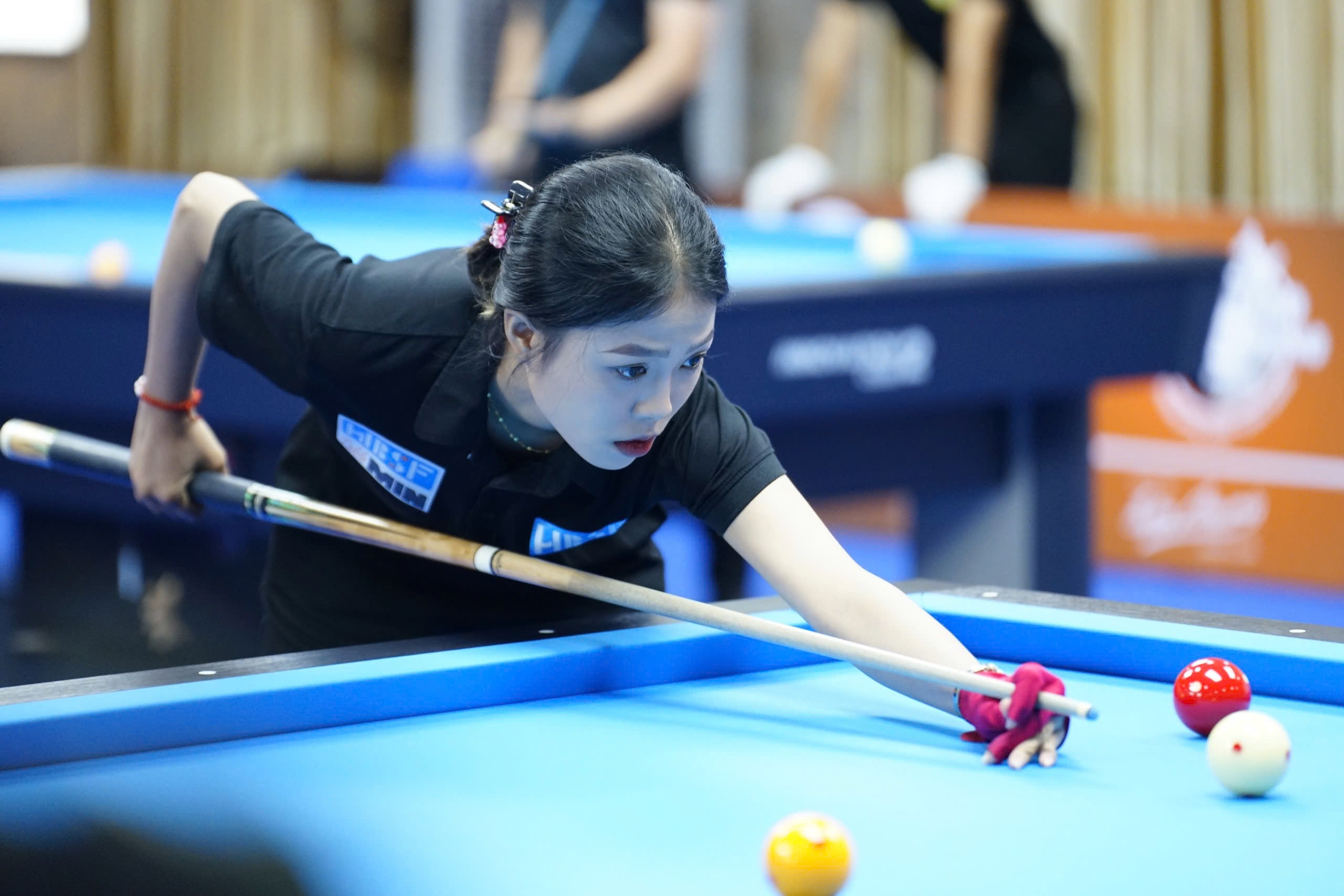 Billiards 3 băng: Nữ cơ thủ 20 tuổi tiếp tục tạo bất ngờ lớn?- Ảnh 1.